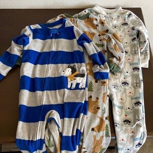 Carter's just one you carters 2T footed fleece pajama bundle